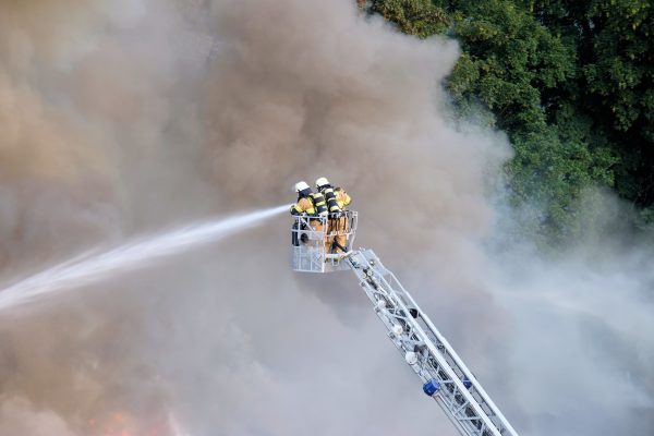 Pożar zaczyna się długo przed pierwszym płomieniem. Jak przygotować obiekt, zanim kryzys sprawdzi jego odporność?